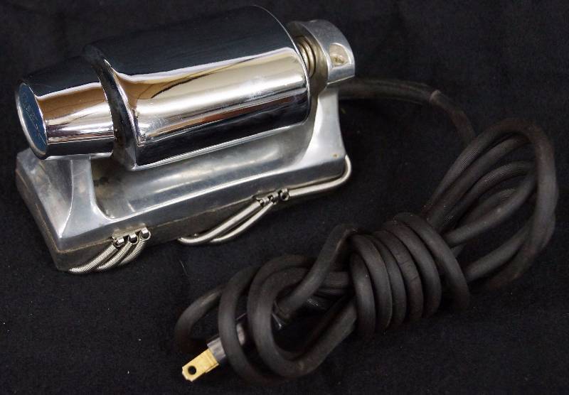 lot 8205 image: Vintage Oster - Hand Held Massager - WORKS