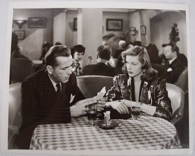lot 8214 image: Vintage Movie Stars B&W Photos - Humphrey Bogart, Richard Harris, Philip Marlowe NICE PHOTOS