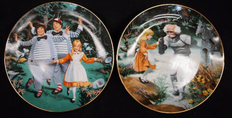 lot 8285 image: Alice in Wonderland Tweedledee - Tweedledum and The White Knight Collectors Plates