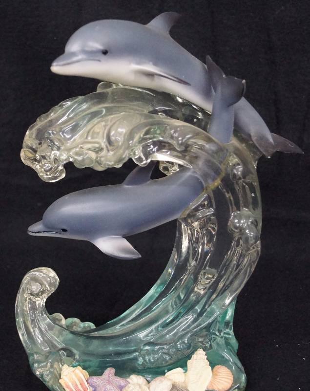 lot 8291 image: A Wonderful Dolphin Display - Lenox 2000 -