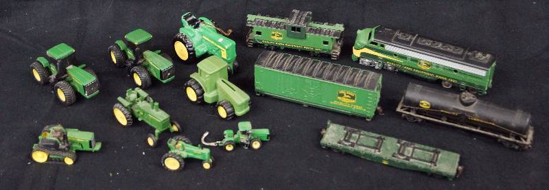 lot 8321 image: Big Collection of JOHN DEERE Tractors and Trains