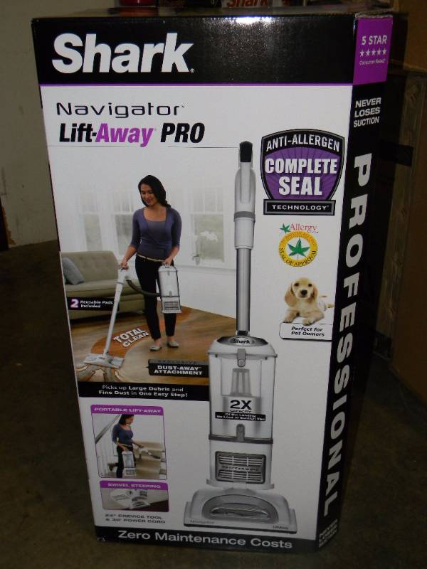 lot 7077 image: Shark Navigator Lift-Away Professional