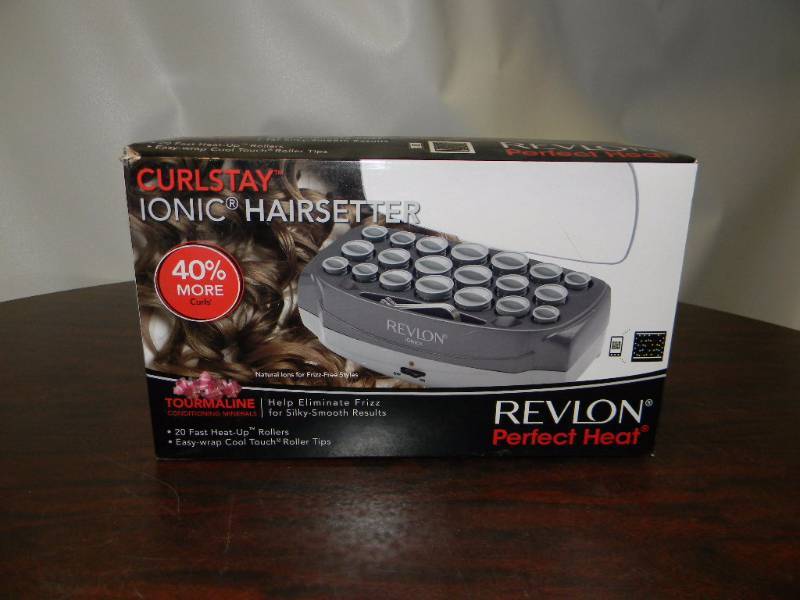 lot 7078 image: Revlon RV261 20-Roller Ionic Professional Hairsetter