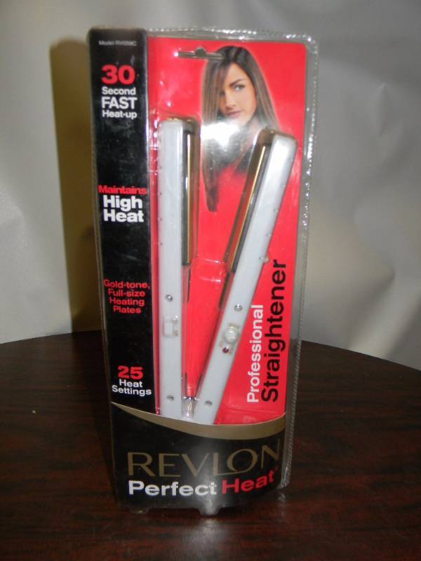 lot 7092 image: Revlon RV062 Perfect Heat Professional Straightener