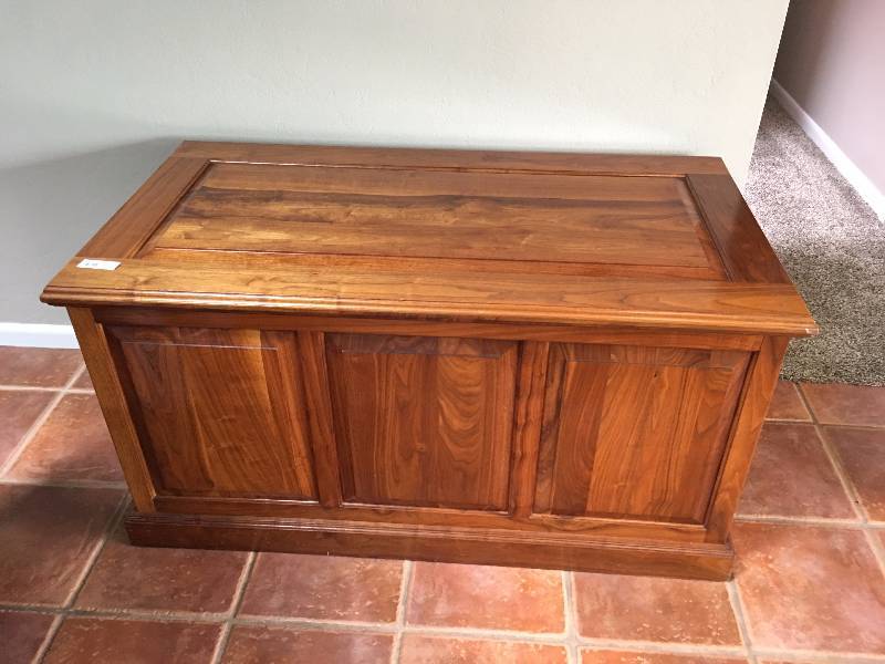 lot 434 image: Hand Made Cedar Chest