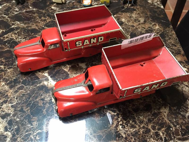 lot 441 image: Lot of 2 Marx 1940s Trucks