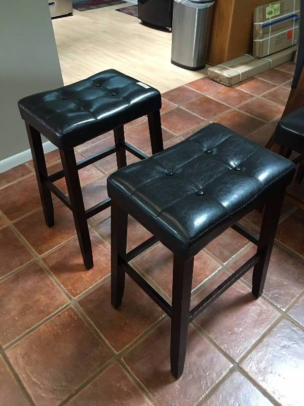 lot 443 image: Pair of Bar Stools