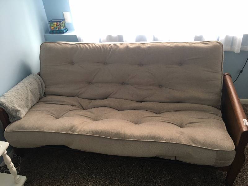 lot 450 image: Nice Quality Futon Bed