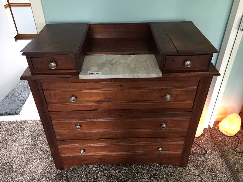 lot 452 image: Antique Marble Top Dresser