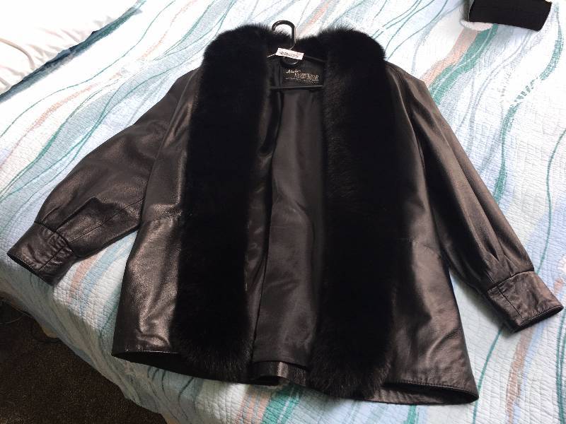 lot 458 image: Alaskan Fur Coat