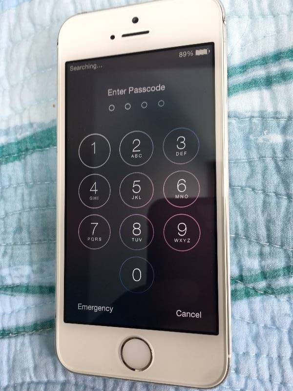 lot 463 image: Apple Iphone 5S