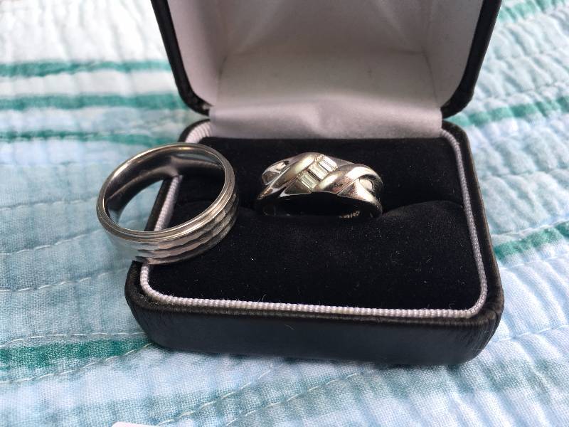 lot 460 image: Pair of Mens Wedding Rings - 14K Gold with Diamonds