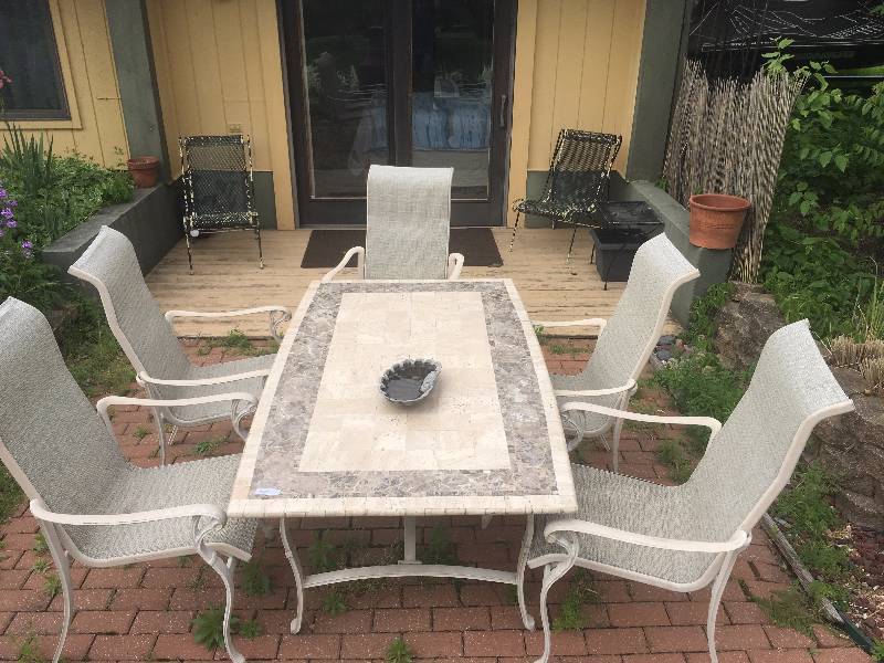 lot 467 image: Patio Table & Chairs