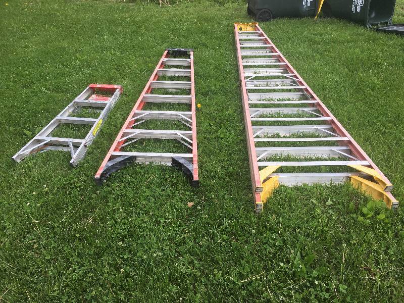 lot 469 image: Lot of 3 Step Ladders