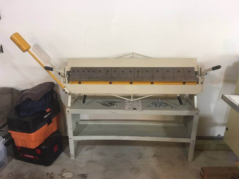 lot 400 image: Shop Fox Metalworking Brake