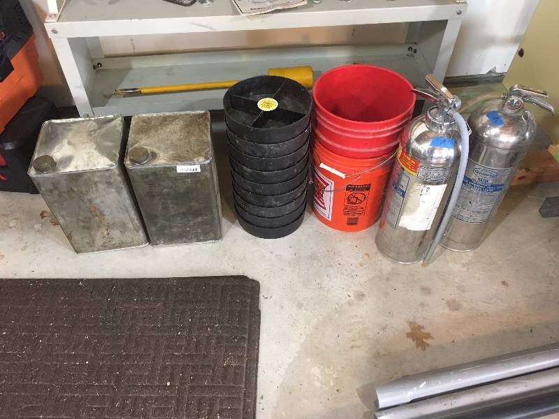 lot 517 image: Fire Extinguisher and BLACK POWDER ContainerS Lot