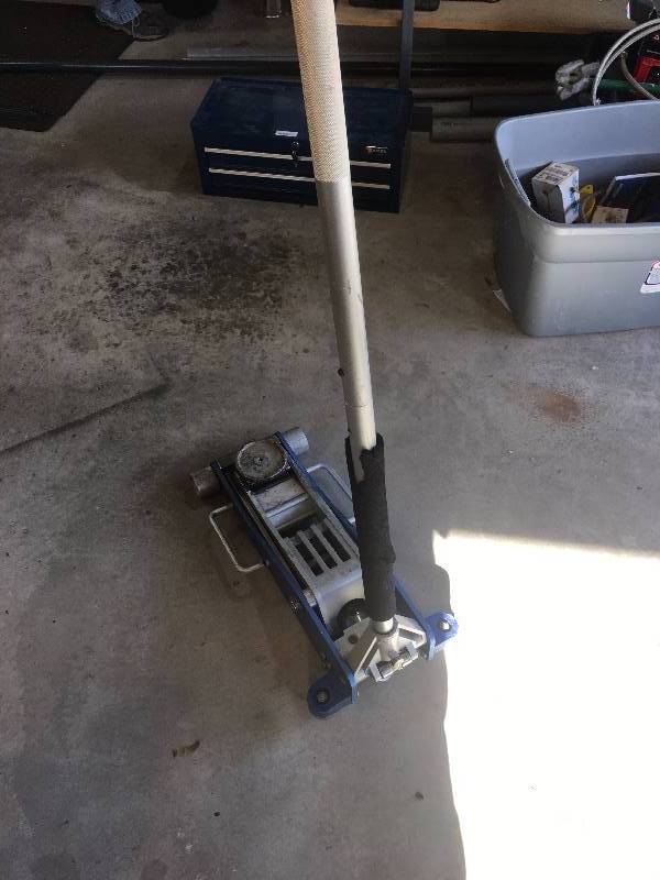 lot 516 image: Arcan 3 Ton Low Profile Floor Jack