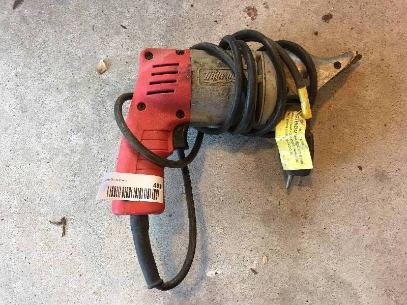 lot 481 image: Milwaukee 18 Gauge Shear