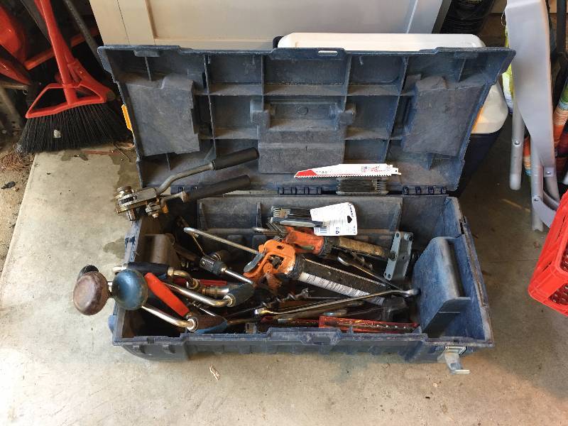 lot 483 image: Tool Box Full of Tools