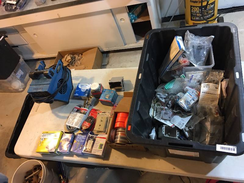lot 528 image: Blue Blower & Electrical Supply Lot