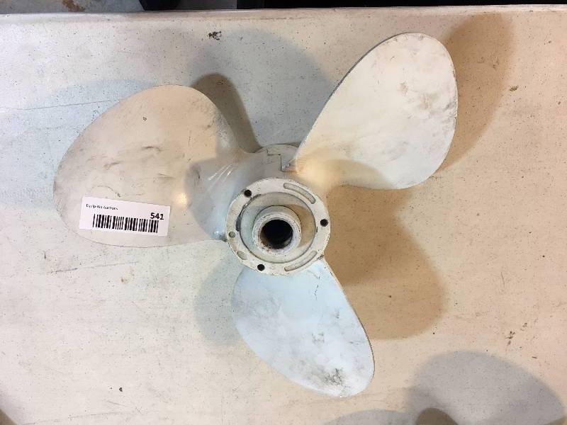 lot 541 image: OMC Boat Prop