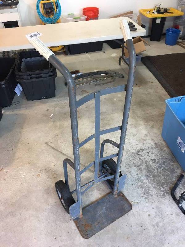 lot 555 image: 2 Wheel Dolly
