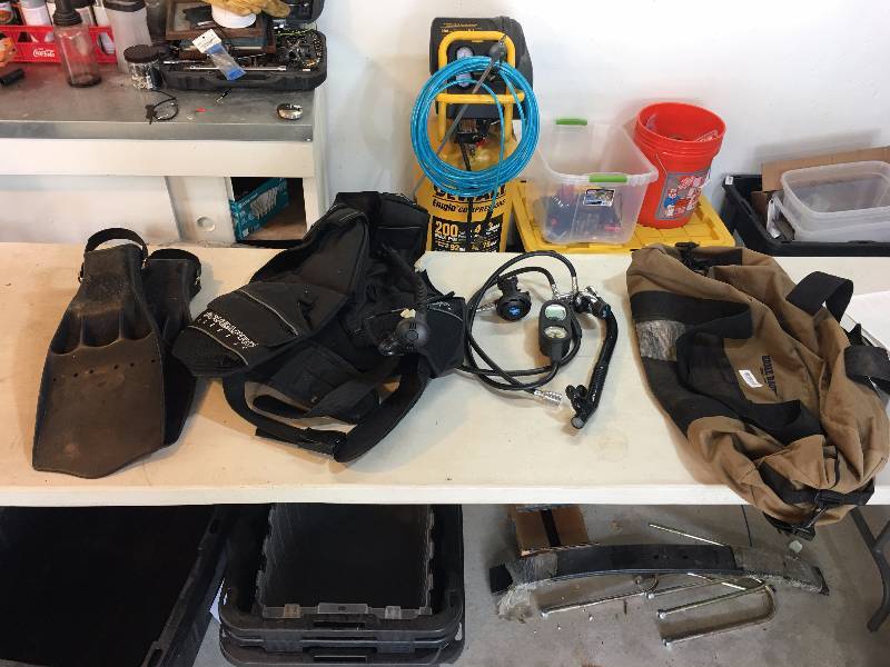 lot 563 image: Scubapro Scuba Diving Equipment