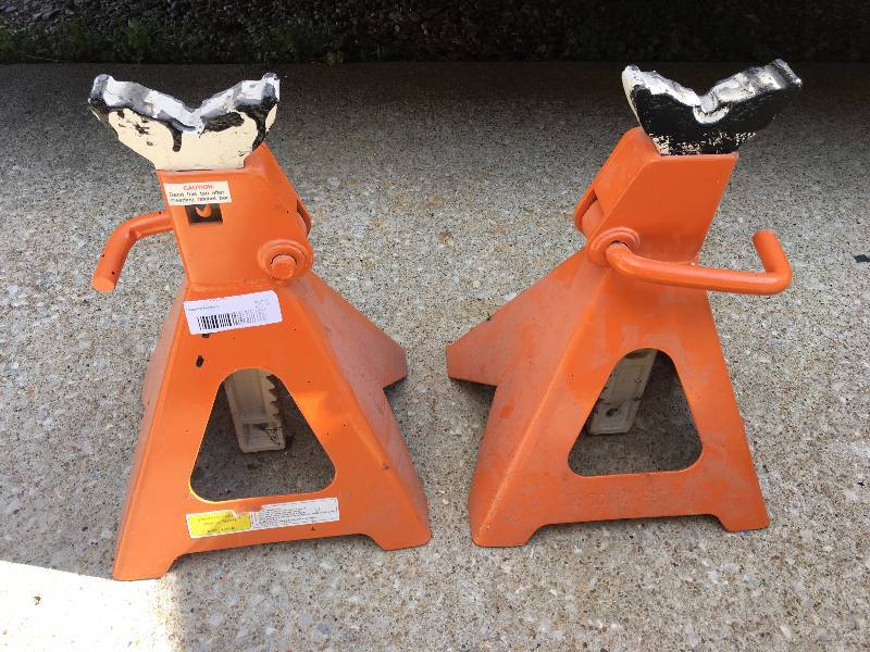 lot 395 image: PAIR 6 TON JACK STANDS