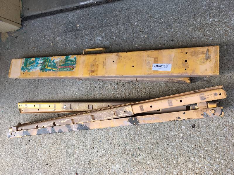 lot 389 image: SET OF METAL SAWHORSE