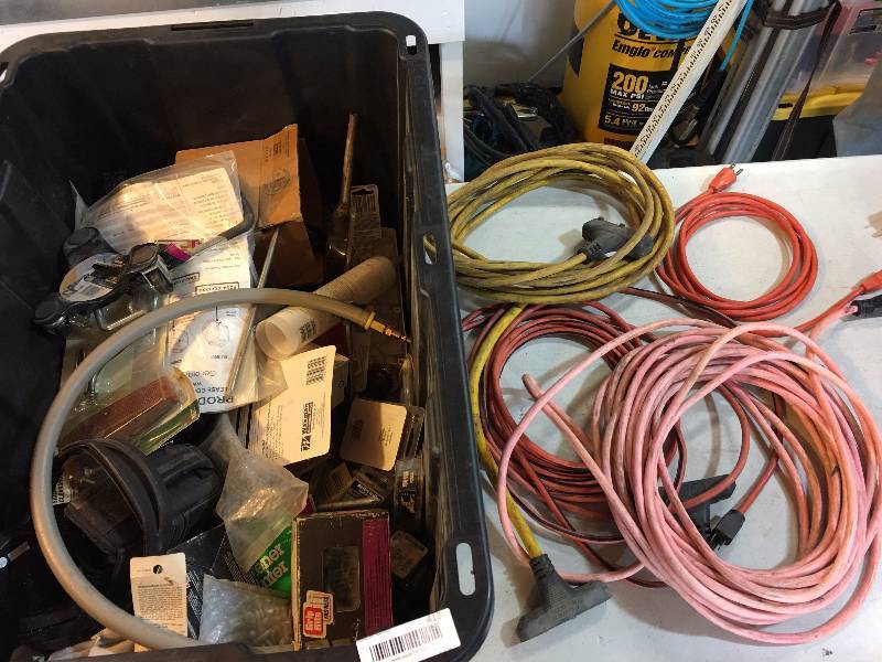 lot 413 image: EXTENSION CORDS AND ELECTRICAL HARDWARE LOT