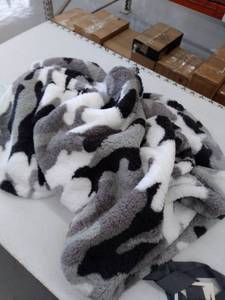 lot 10008 image: Berkshire Camo Blanket with Pockets. Unknown Size