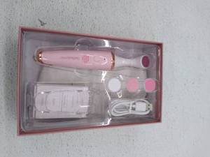lot 10103 image: Retail - $59.50 Bellasonic 4-in-1 Electric Nail File, USED
