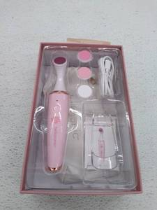 lot 10112 image: Retail - $59.50 Bellasonic 4-in-1 Electric Nail File, USED