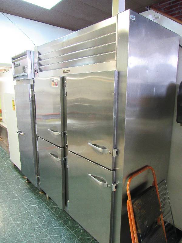 lot 941 image: Traulsen (2) Section Half Door Spec Line Heavy Duty Reach-In Refrigerator