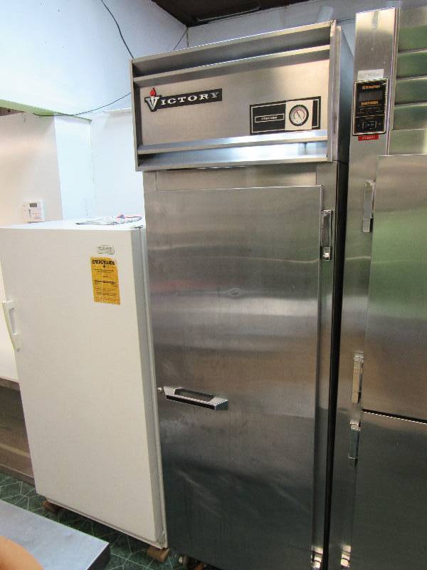lot 942 image: Victory Single Door Reach-In Freezer