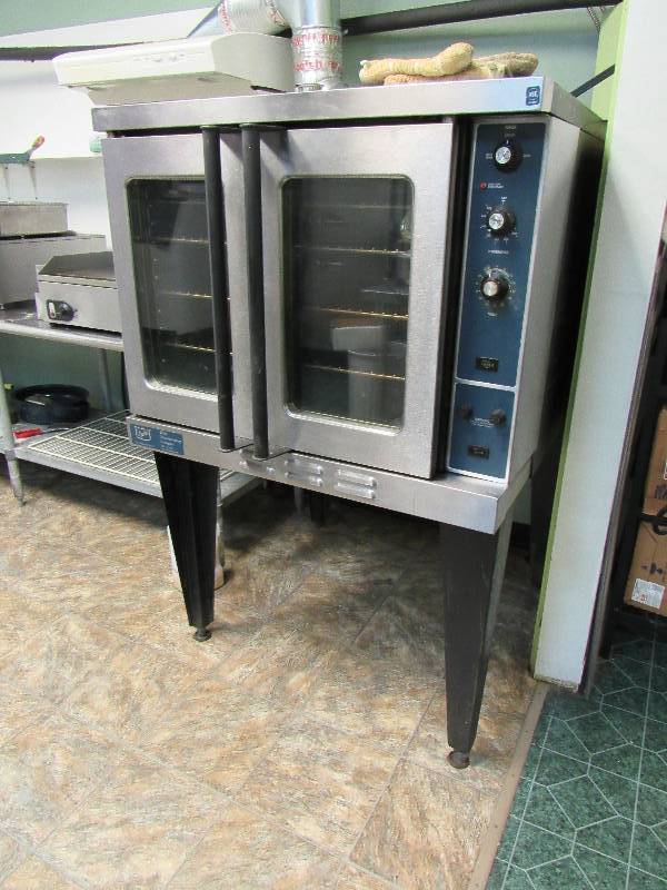 lot 944 image: Recently Refurbished Duke Full Size Electric Convection Oven On Legs