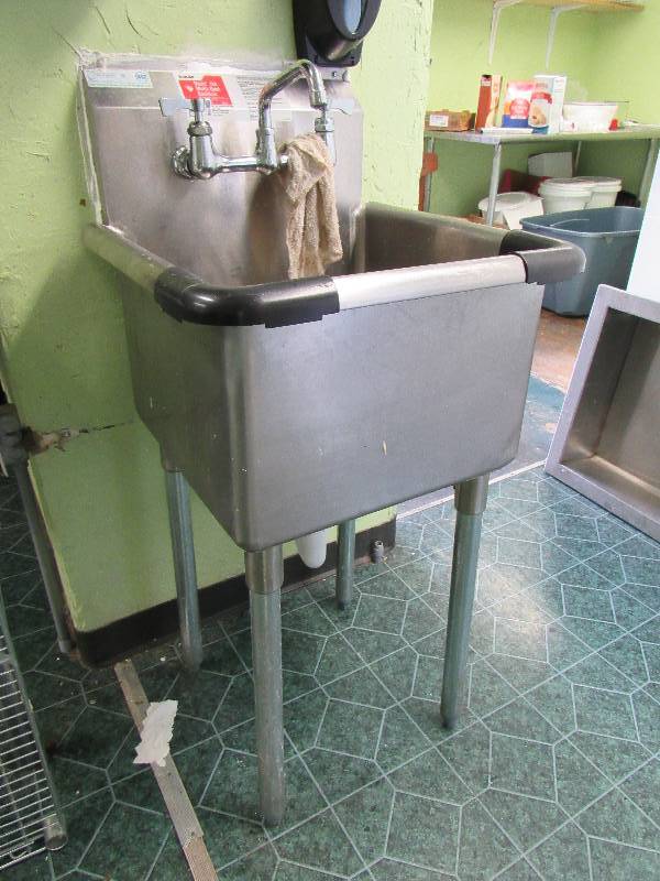 lot 968 image: Turbo Air 18x18 Fully Stainless Sink