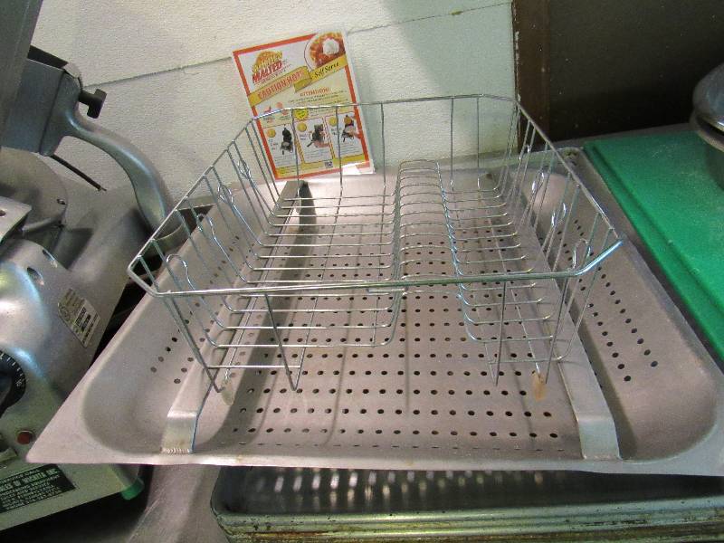 lot 977 image: 22x22 Dish Drain