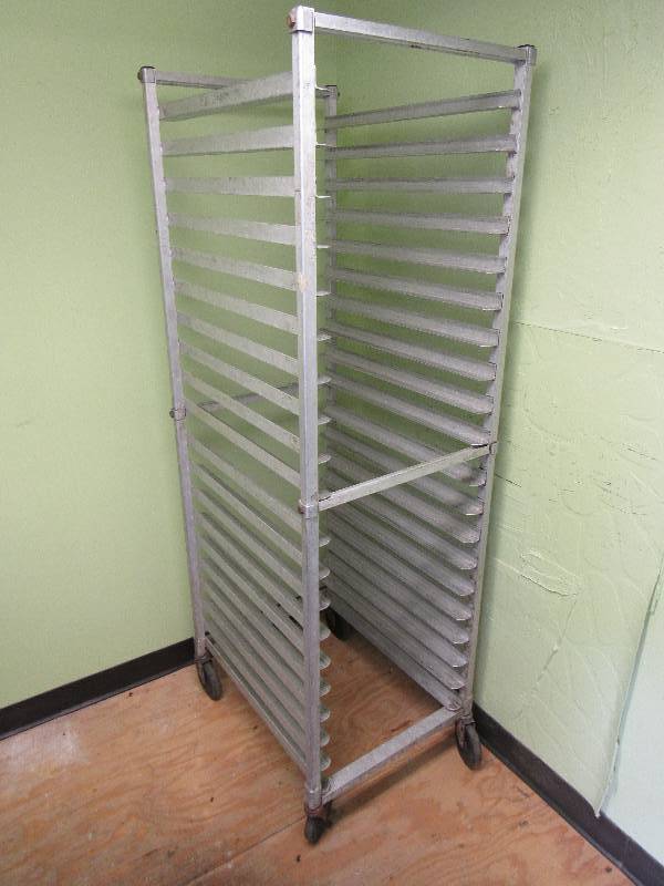 lot 982 image: Full Size Aluminum Sheetpan Rack On Casters