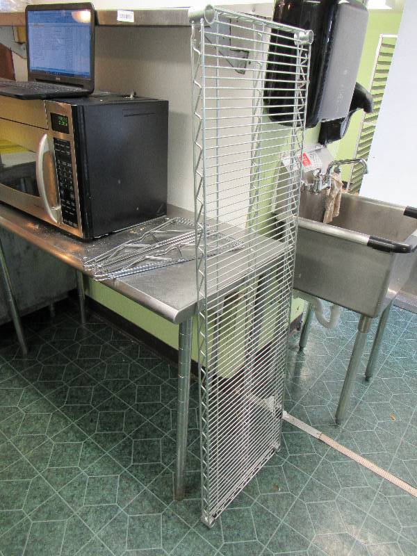 lot 988 image: 60x18 Wire Metal Wall Mounted Shelf