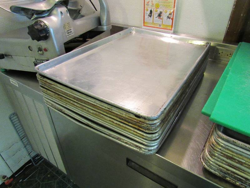 lot 979 image: Lot of (13) Full Size Sheet Pans