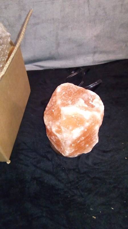 lot 7231 image: Rock Lamp