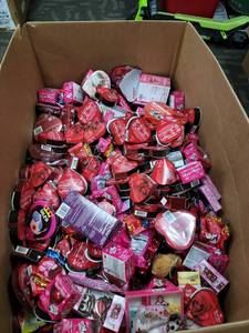 lot 600026 image: You Pick (20) Items Out of Thousands To Choose From Small Fine ChocolatesValentines Candy