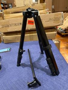 lot 55191 image: RRFTOK Artist Easel Stand, Adjustable Easel for Painting Canvases Height from 17 to 66 Inch,Carry Bag for Table-TopFloor Drawing and Did playing(Retail $19.99)