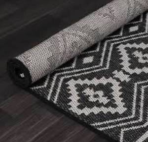 lot 55204 image: Indoor outdoor rug, waterproof, black and white 8x10ft