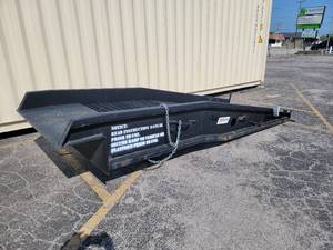 lot 1999 image: Portable Loading Ramp 20,000 lb capacity