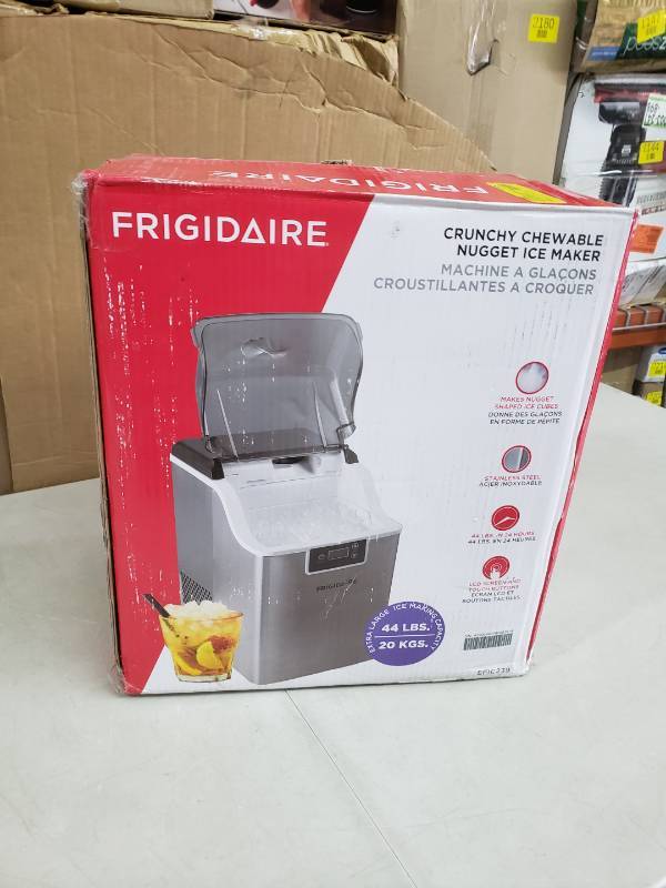 FRIGIDAIRE EFIC239 Crunchy Chewable Nugget Ice Maker User Manual