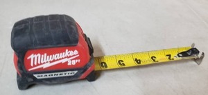 lot 2605 image: Milwaukee 25 Magnetic Measuring Tape