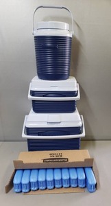lot 32 image: BRAND NEW Rubbermaid 5 qt Ice Chest, Lunch Box & Beverage Cooler