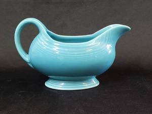 lot 40 image: Vintage Homer Laughlin Fiesta Turquoise Teal Gravy Boat Fiestaware